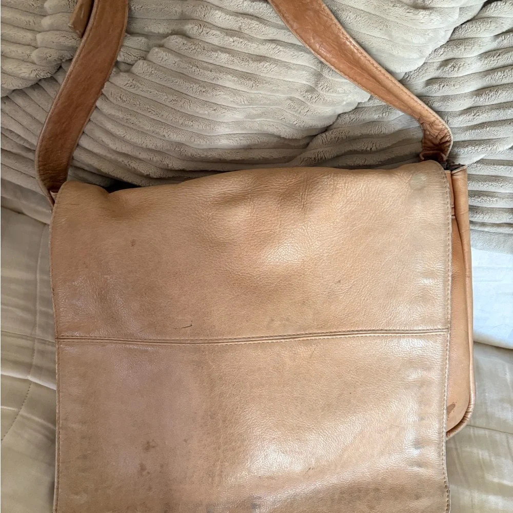 Latino leather large messenger bag